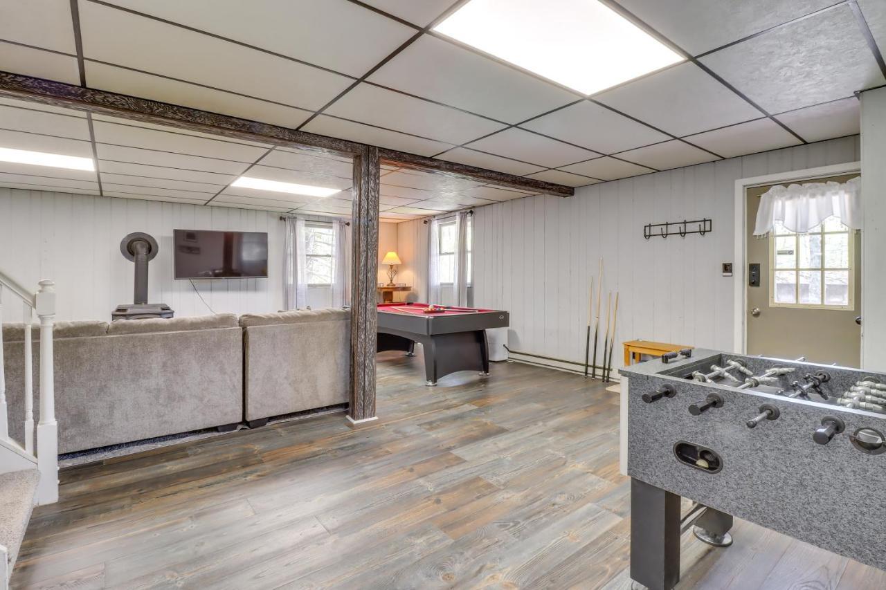 Lakefront Poconos Vacation Rental With Swim Dock! Long Pond エクステリア 写真