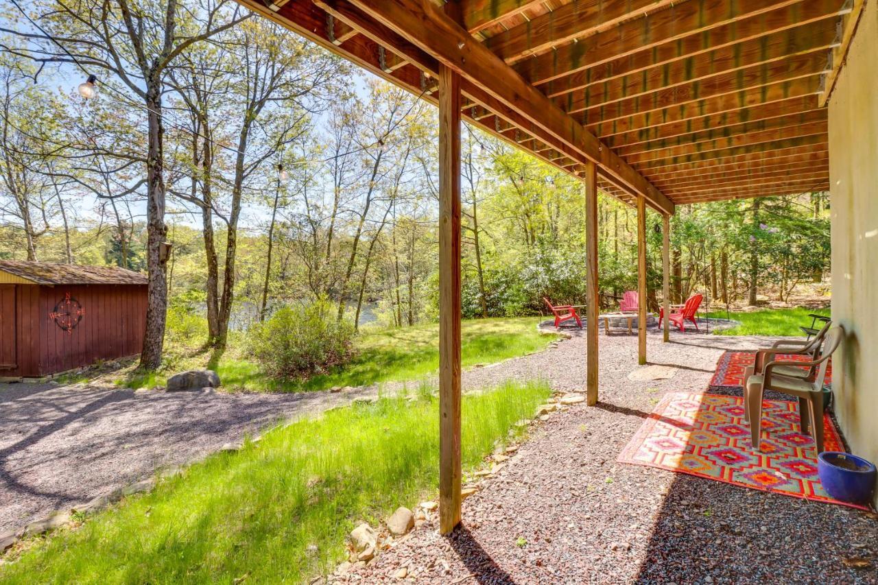 Lakefront Poconos Vacation Rental With Swim Dock! Long Pond エクステリア 写真