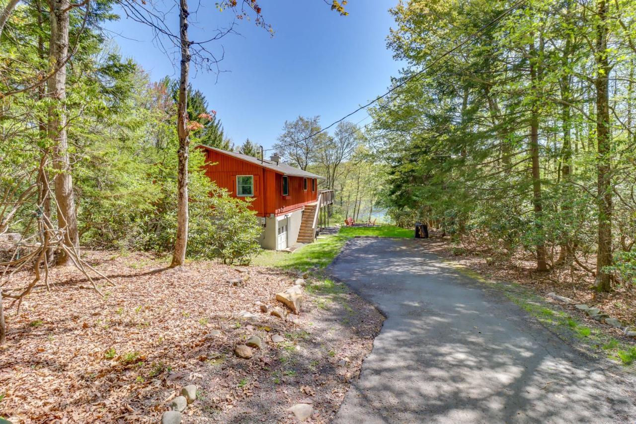 Lakefront Poconos Vacation Rental With Swim Dock! Long Pond エクステリア 写真