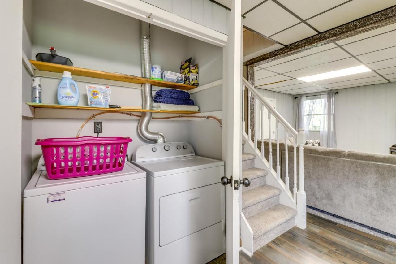 Lakefront Poconos Vacation Rental With Swim Dock! Long Pond エクステリア 写真